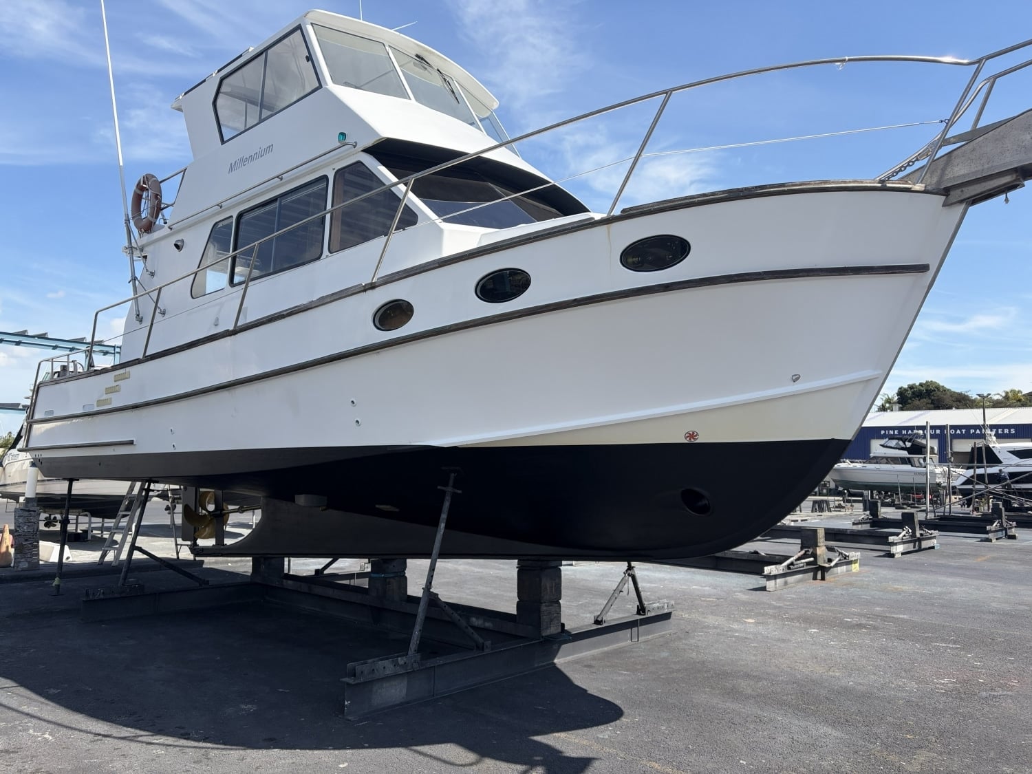 Carey 42 Flybridge Launch Carey 42 Flybridge Launch