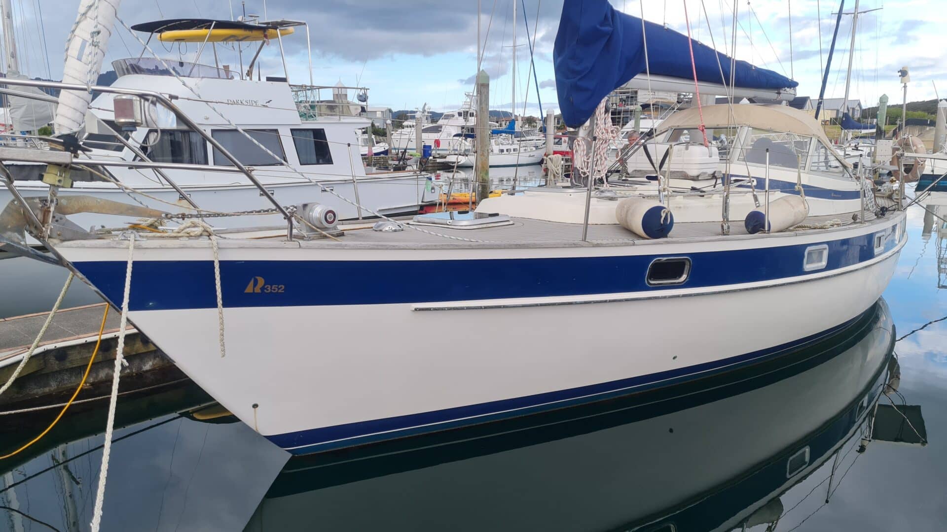 Hallberg-Rassy 352 Tall Rig Hallberg-Rassy 352 Tall Rig