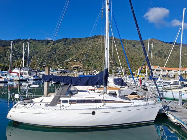 3800-beneteau-first-285-01