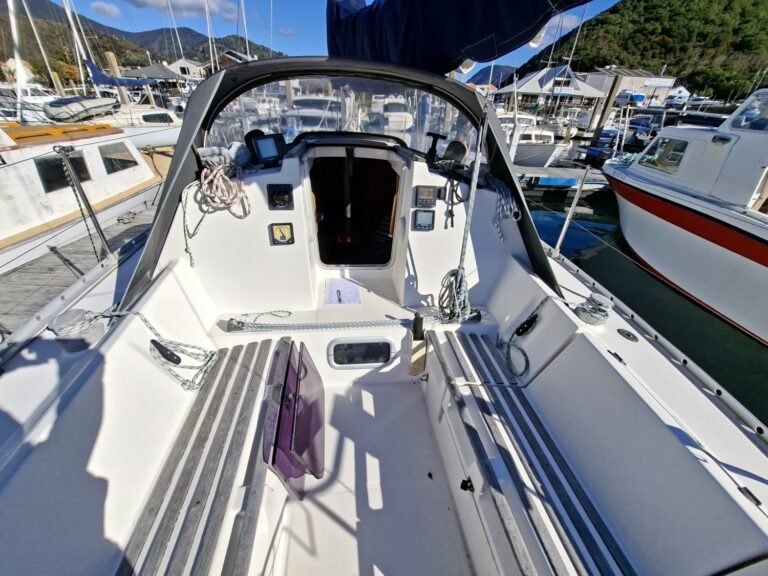3800-beneteau-first-285-03