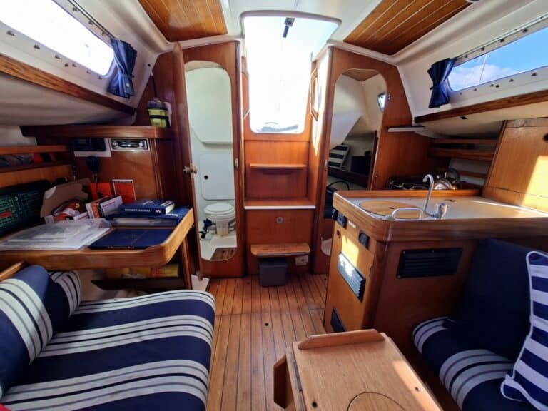 3800-beneteau-first-285-05