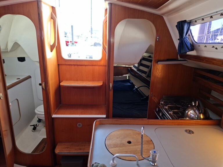 3800-beneteau-first-285-06