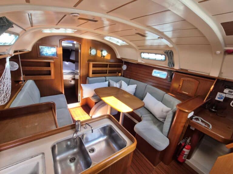 6000-beneteau-381-02