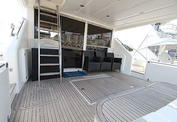 9298-fairline-squadron-20m-05