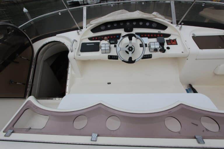 9298-fairline-squadron-20m-07