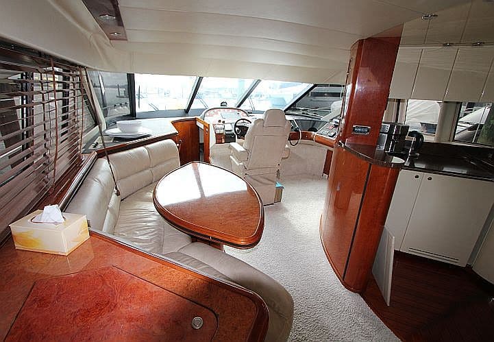 9298-fairline-squadron-20m-11