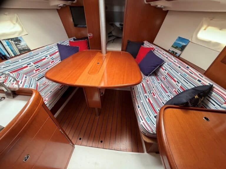 9475-beneteau-323-oceanis-08