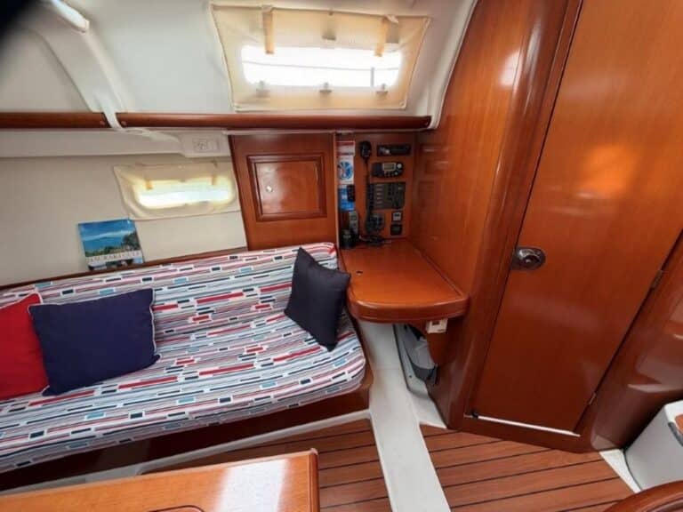 9475-beneteau-323-oceanis-10