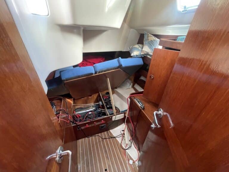 B798-beneteau-445-09
