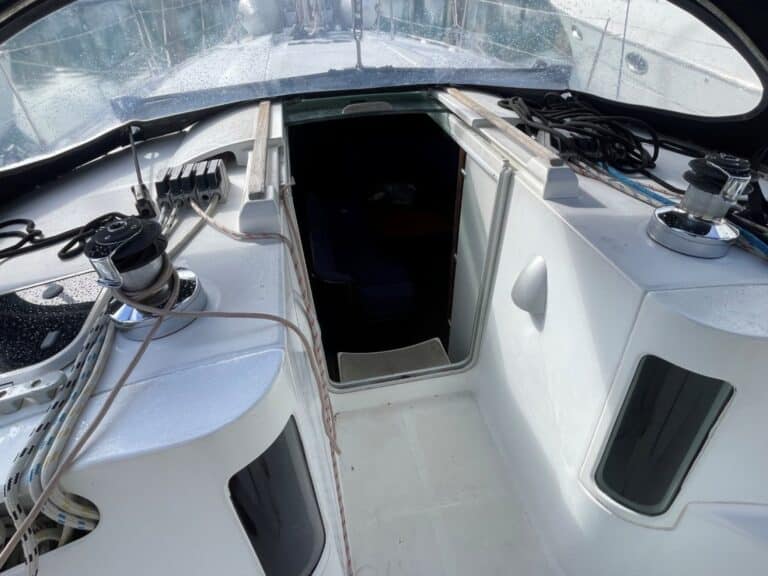 B798-beneteau-445-10