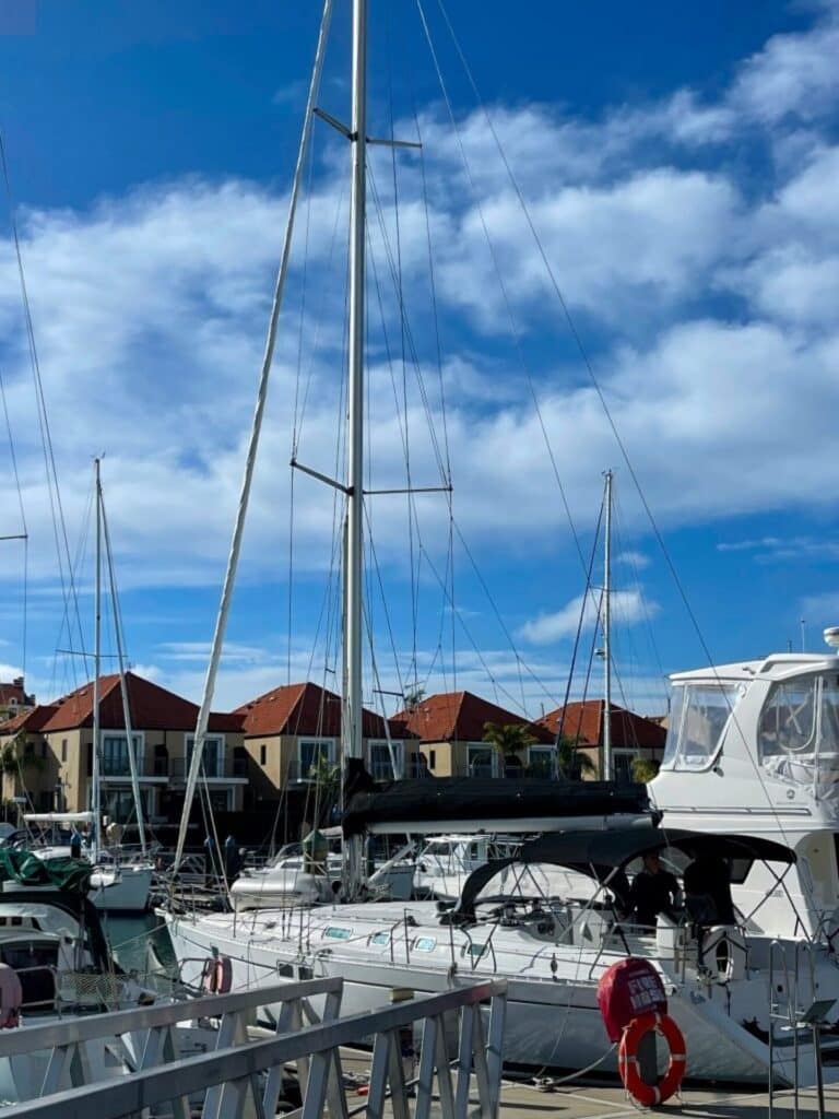B798-beneteau-445-12
