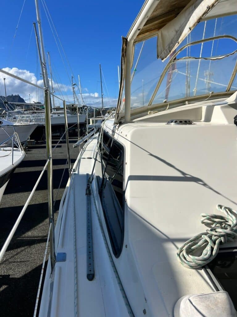 B801-37ft-elite-11-roger-simpson-cruising-cat-08