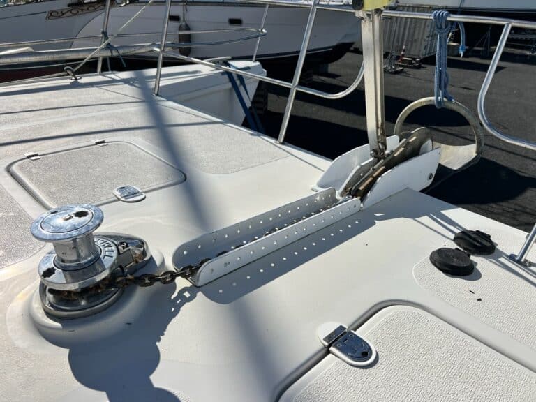 B801-37ft-elite-11-roger-simpson-cruising-cat-10