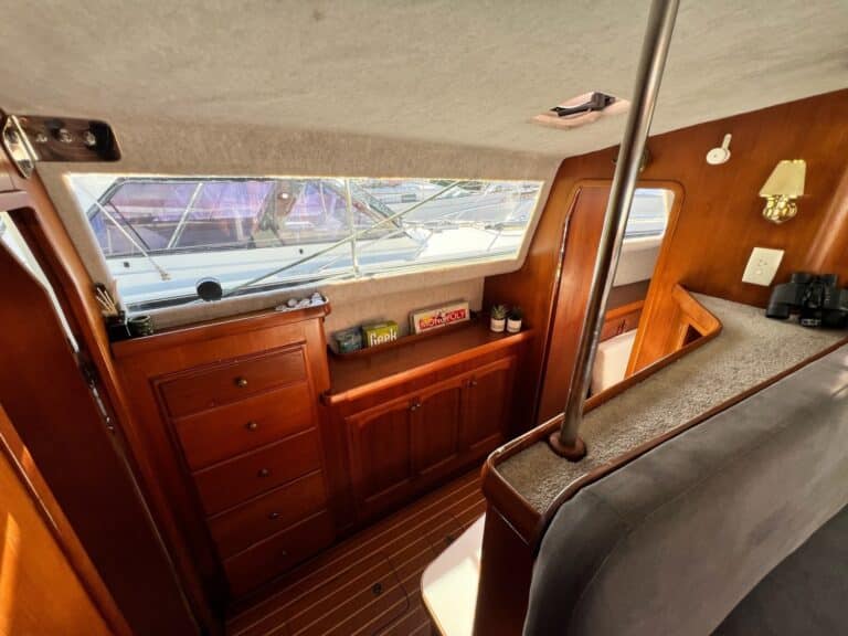 B801-37ft-elite-11-roger-simpson-cruising-cat-12