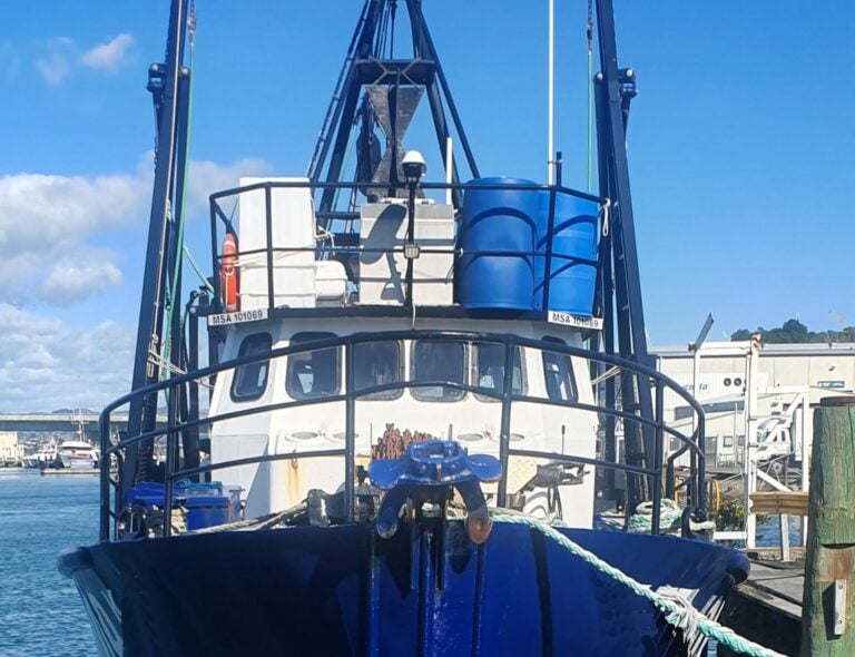 B810-steel-stern-trawler-surveyed-restricted-03