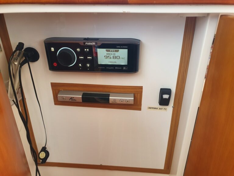 B818-given-1500-sailing-cat-20