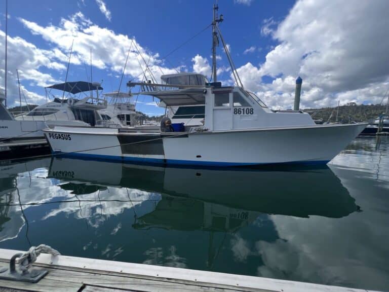 B822-salthouse-crayfishing-boat-surveyed-01