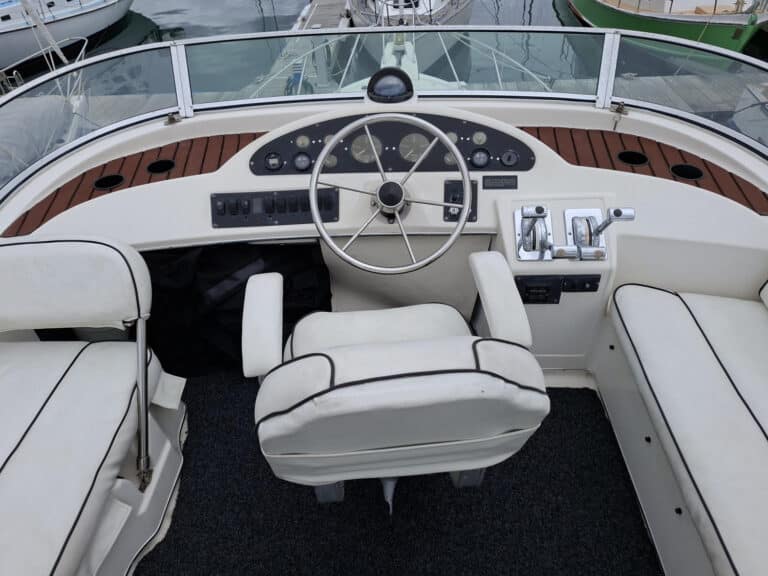 B831-bayliner-3388-02