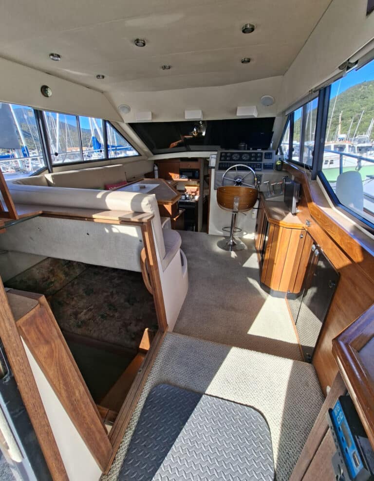 B831-bayliner-3388-04