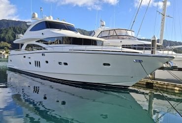 B785-johnson-75-motor-yacht-01